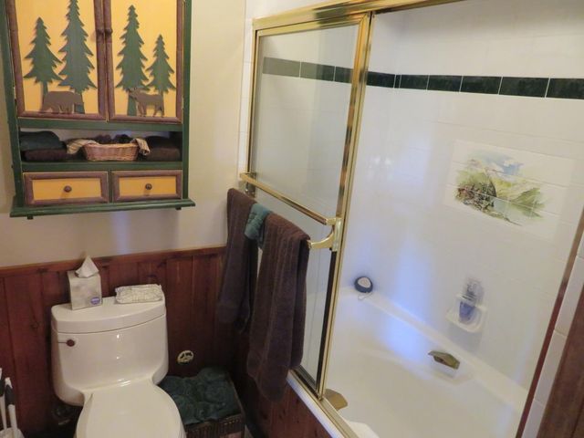 3281 Mountain Lake Dr, Pollock Pines, CA 95726