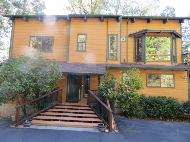 3281 Mountain Lake Dr, Pollock Pines, CA 95726