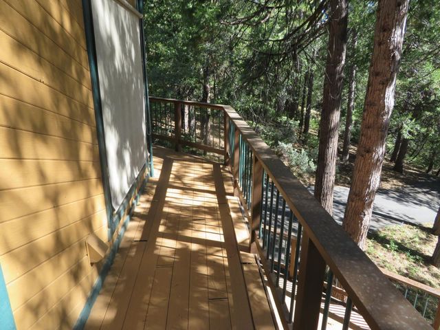 3281 Mountain Lake Dr, Pollock Pines, CA 95726