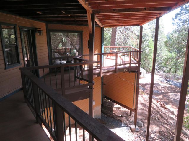 3281 Mountain Lake Dr, Pollock Pines, CA 95726
