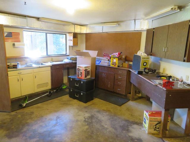 3281 Mountain Lake Dr, Pollock Pines, CA 95726