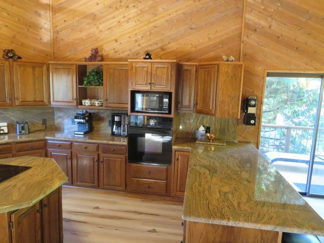 3281 Mountain Lake Dr, Pollock Pines, CA 95726