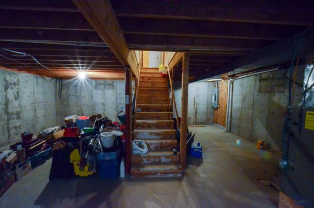 214 N CEDAR, Vivian, SD 57576