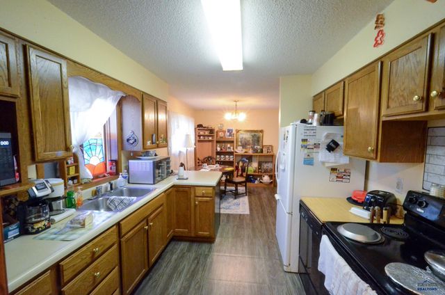 214 N CEDAR, Vivian, SD 57576