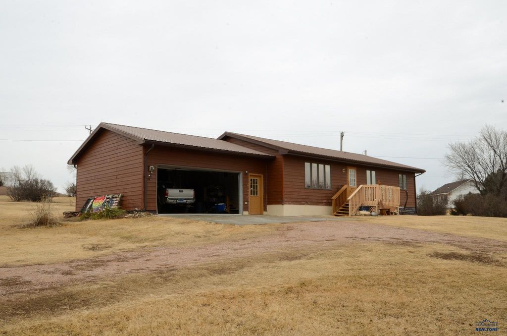214 N CEDAR, Vivian, SD 57576