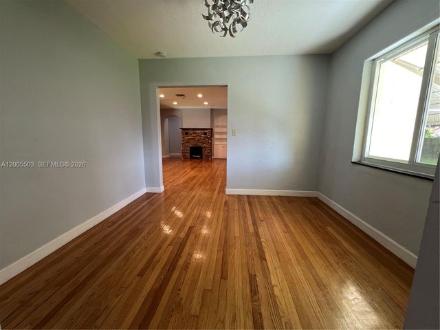 432 Palmetto Dr, Miami Springs, FL 33166