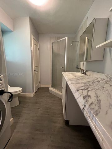 432 Palmetto Dr, Miami Springs, FL 33166