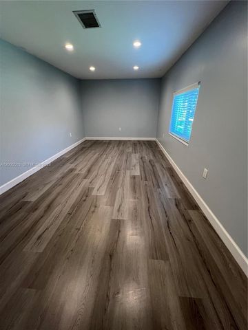 432 Palmetto Dr, Miami Springs, FL 33166