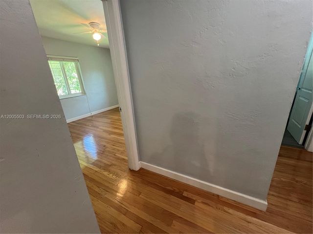 432 Palmetto Dr, Miami Springs, FL 33166