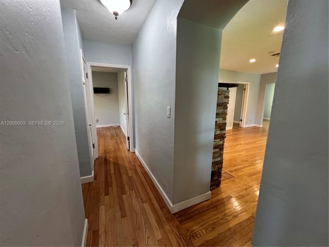 432 Palmetto Dr, Miami Springs, FL 33166