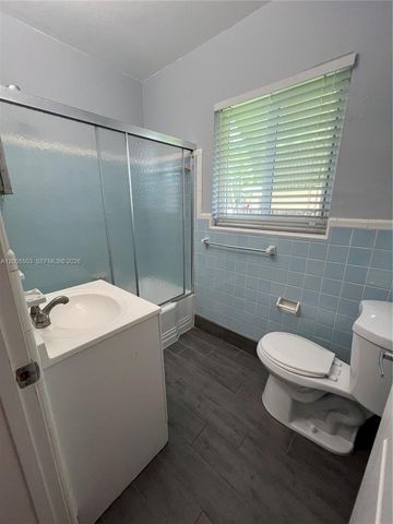 432 Palmetto Dr, Miami Springs, FL 33166