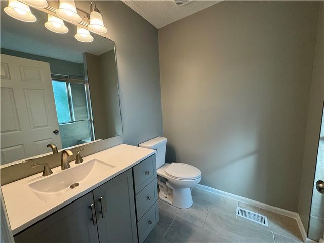 7806 Troup Avenue, Kansas City, KS 66112