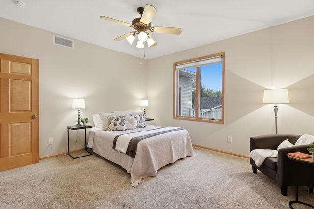 20584 Kearney Path, Lakeville, MN 55044