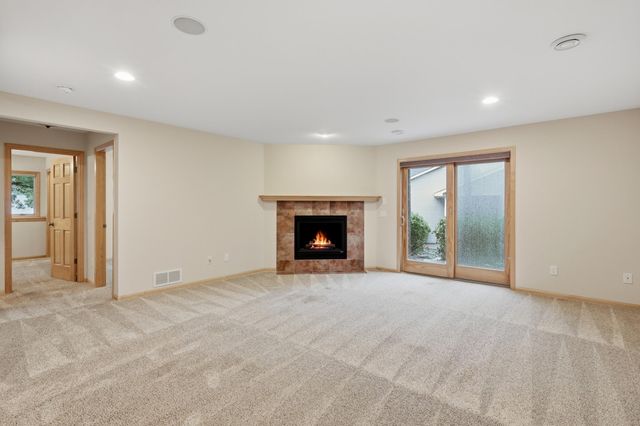 20584 Kearney Path, Lakeville, MN 55044