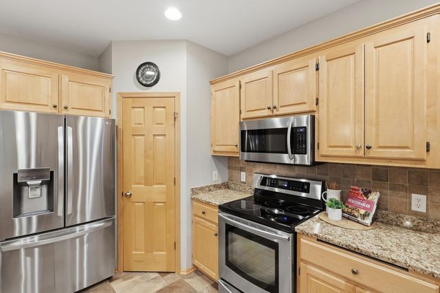 20584 Kearney Path, Lakeville, MN 55044