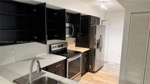 8600 SW 212th St 205, Cutler Bay, FL 33189