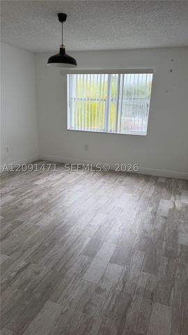 8600 SW 212th St 205, Cutler Bay, FL 33189