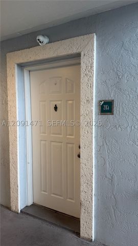 8600 SW 212th St 205, Cutler Bay, FL 33189