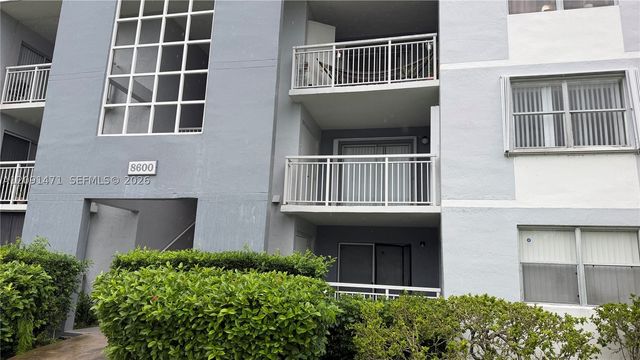 8600 SW 212th St 205, Cutler Bay, FL 33189