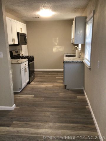 309 N Fairland Street, Pryor, OK 74361