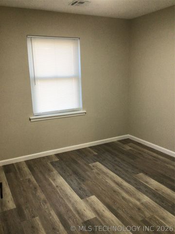 309 N Fairland Street, Pryor, OK 74361