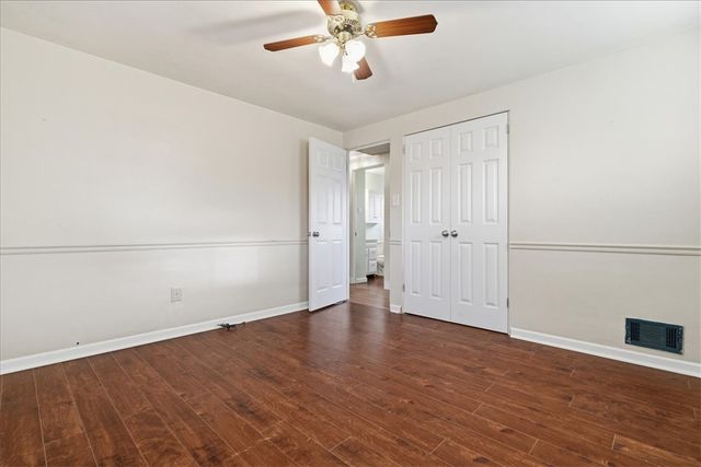 5059 Leona Dr, Baldwin Boro, PA 15227