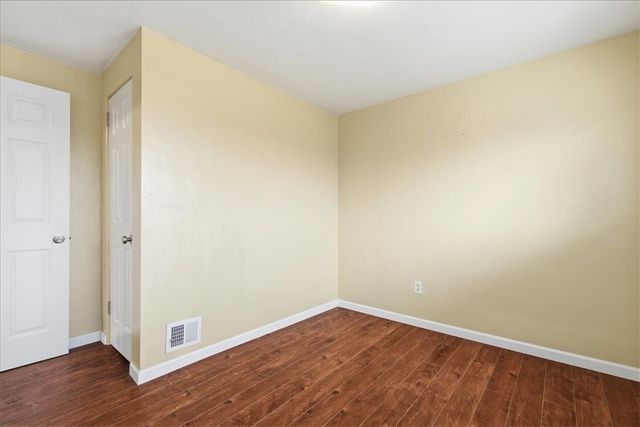 5059 Leona Dr, Baldwin Boro, PA 15227