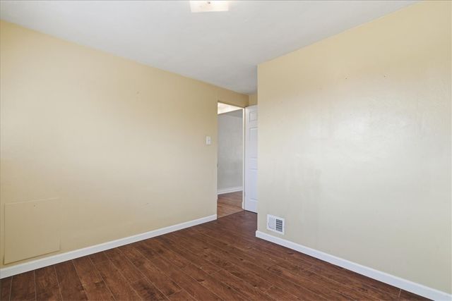 5059 Leona Dr, Baldwin Boro, PA 15227