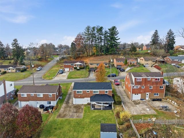 5059 Leona Dr, Baldwin Boro, PA 15227