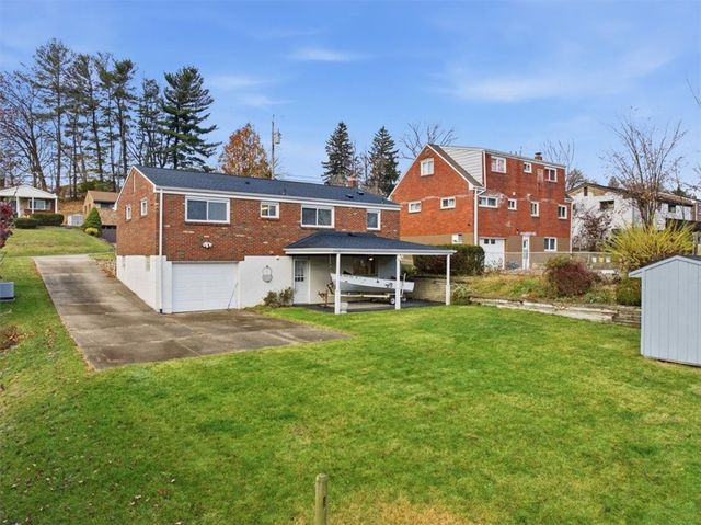 5059 Leona Dr, Baldwin Boro, PA 15227