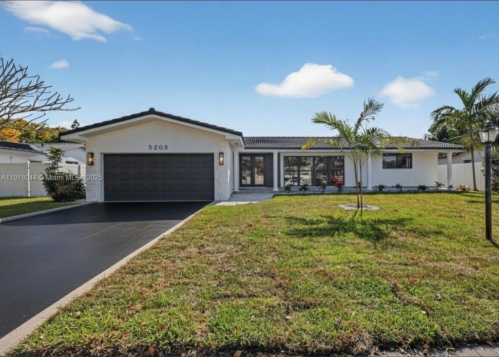 5208 Monroe St, Hollywood, FL 33021