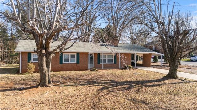 3805 LITTLEBROOK Drive, Clemmons, NC 27012