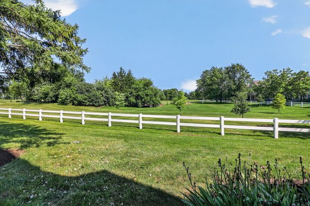 181 Inverness Court 1, Elk Grove Village, IL 60007