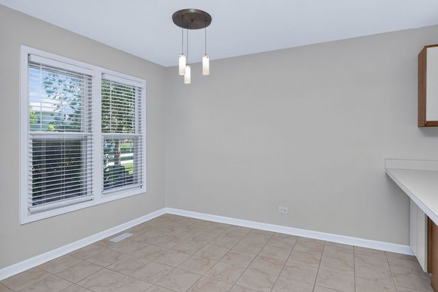 181 Inverness Court 1, Elk Grove Village, IL 60007