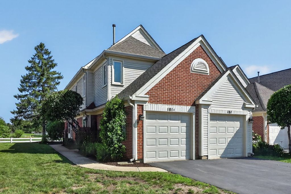 181 Inverness Court 1, Elk Grove Village, IL 60007