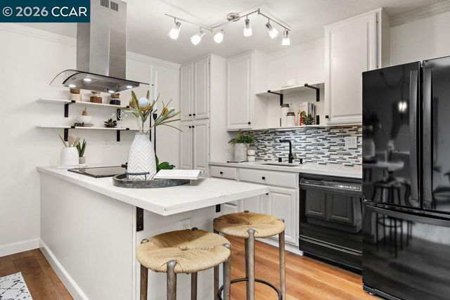 2209 Ptarmigan Dr. 2, Walnut Creek, CA 94595