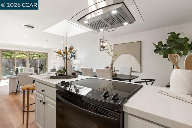 2209 Ptarmigan Dr. 2, Walnut Creek, CA 94595