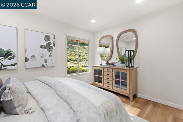 2209 Ptarmigan Dr. 2, Walnut Creek, CA 94595