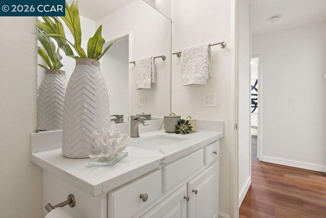 2209 Ptarmigan Dr. 2, Walnut Creek, CA 94595