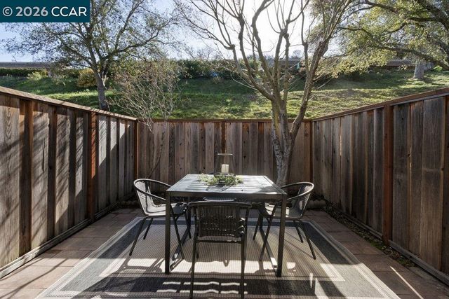 2209 Ptarmigan Dr. 2, Walnut Creek, CA 94595