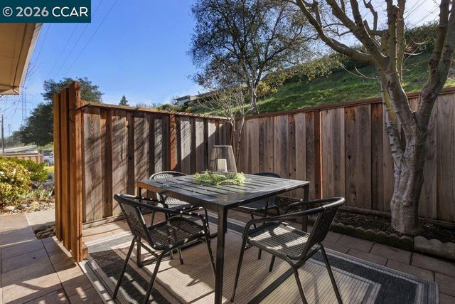 2209 Ptarmigan Dr. 2, Walnut Creek, CA 94595