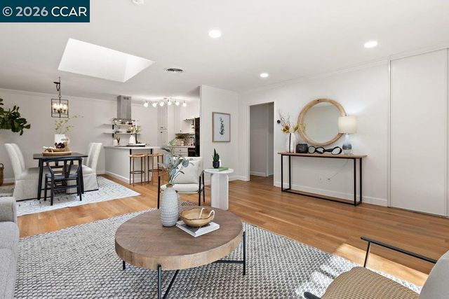 2209 Ptarmigan Dr. 2, Walnut Creek, CA 94595