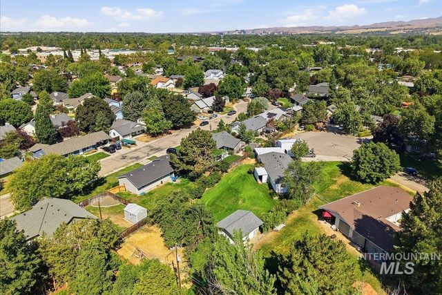 2809 S Montevista Dr, Boise, ID 83706
