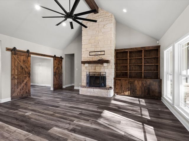 1725 S Hubbard Street, Alvord, TX 76225