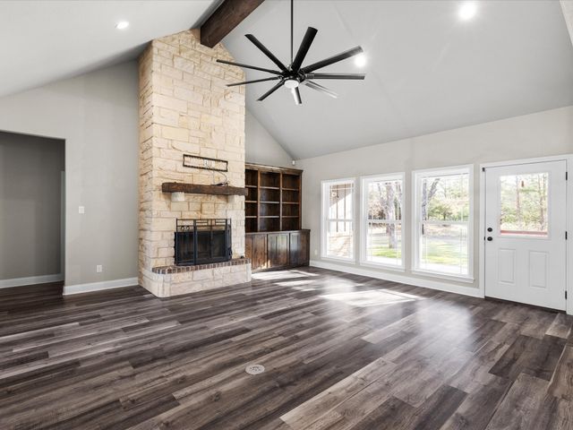 1725 S Hubbard Street, Alvord, TX 76225