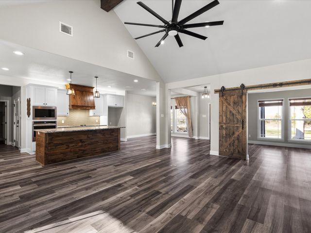 1725 S Hubbard Street, Alvord, TX 76225