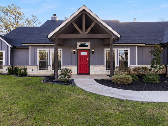 1725 S Hubbard Street, Alvord, TX 76225