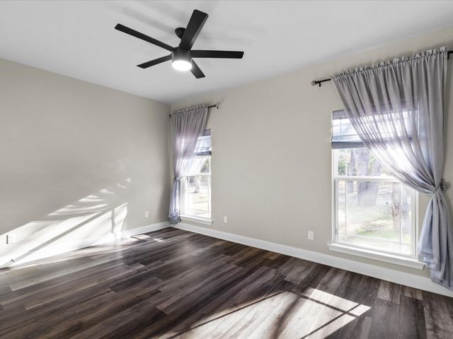 1725 S Hubbard Street, Alvord, TX 76225