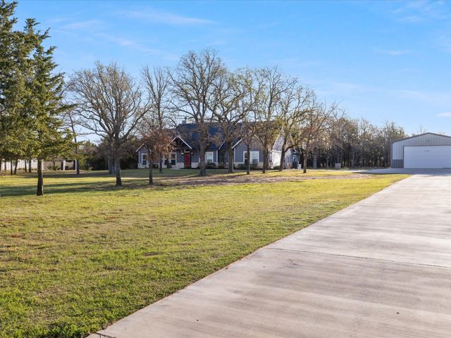 1725 S Hubbard Street, Alvord, TX 76225