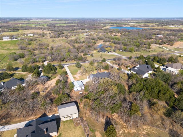 1725 S Hubbard Street, Alvord, TX 76225